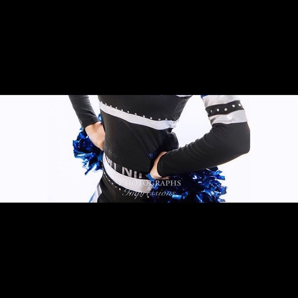 Pom Poms - Picture 1 of 3